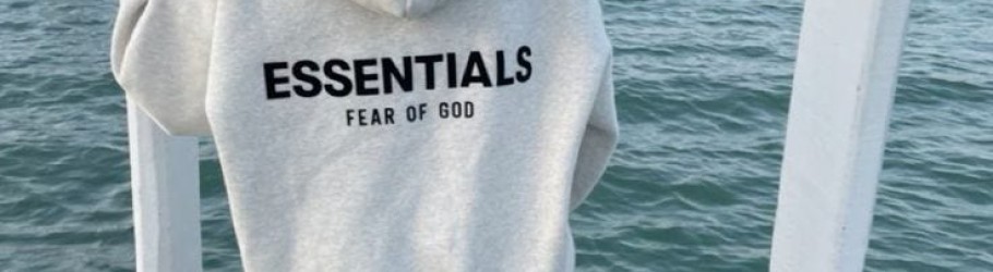 EssentialstHoodie