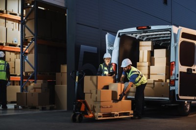 The Role of Logistics Courier Services in Global Supply Chain Management