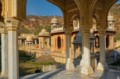 5 Reliable Bus Rental in Jaipur Options (No Hidden Costs)