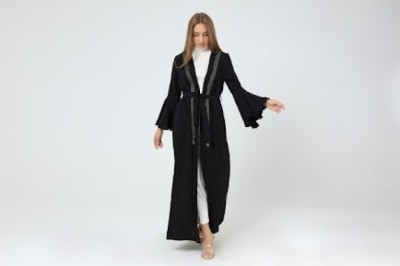 Modest Fashion in 2025: A Redefinition of Style, Identity, and Empowerment