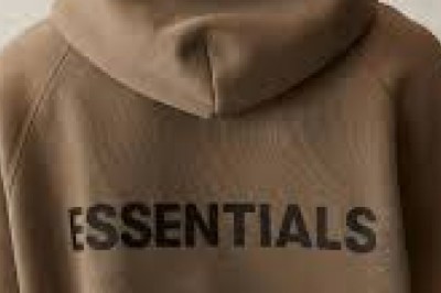 Essentials Tracksuit Fashion: The Modern Outfit Dominating Streetwear Trends