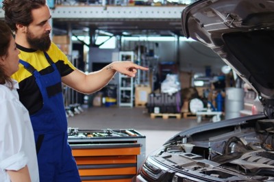 Is Agency Repair Worth It in Motor Insurance Dubai? Pros and Cons?