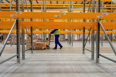 How Can a Smart Warehouse Solution Eliminate Inventory Errors?